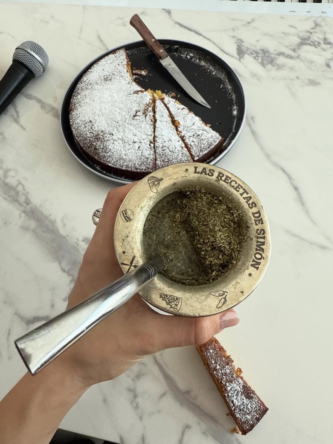 Rosalía tomó mate.