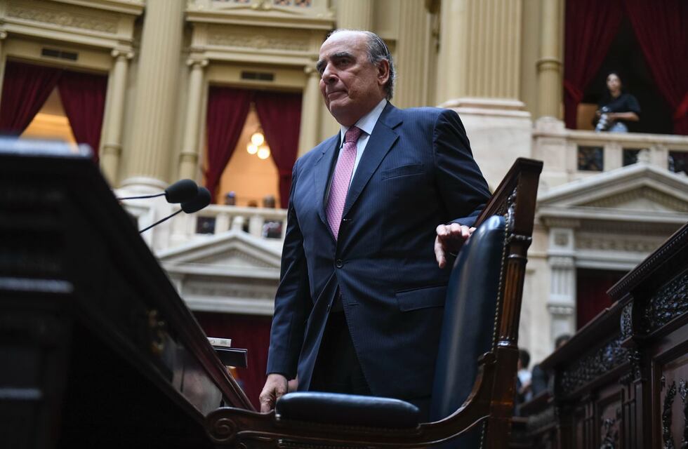 El Gobierno admitió que limita las subas salariales