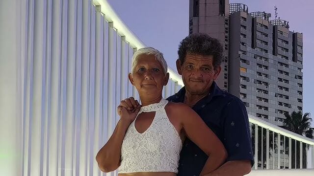 Euge Quevedo y la pareja de la peatonal en Córdoba.