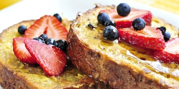 Cómo hacer tostadas francesas con pan dulce.