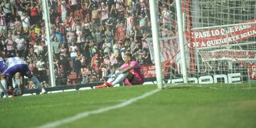 Instituto le ganó a Sacachispas con un penal para la discusión, y hubo un reclamo irónico (Javier Ferreyra / La Voz).