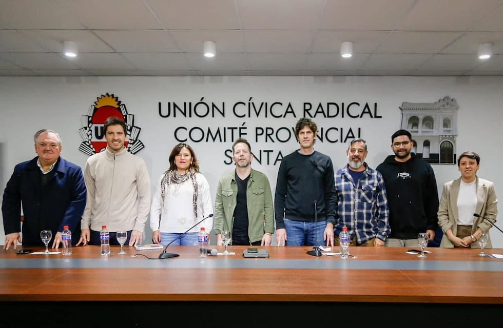 La intendente de Chaves Lucía Gómez disertó en el Plenario Radical junto a Pullaro y Lousteau