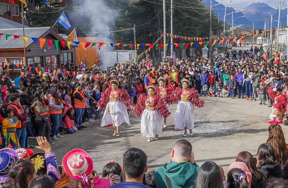 Ushuaia: El carnaval de los barrios pasó por Kaupén