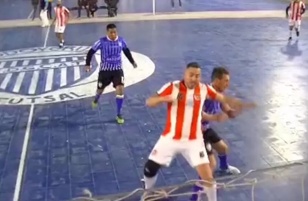 Suspendieron por 10 años al jugador mendocino de futsal que le dio un fuerte codazo a un rival