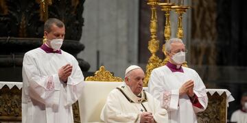 Un acuso de estafa denunció al papa Francisco por pagarle a una organización terrorista.