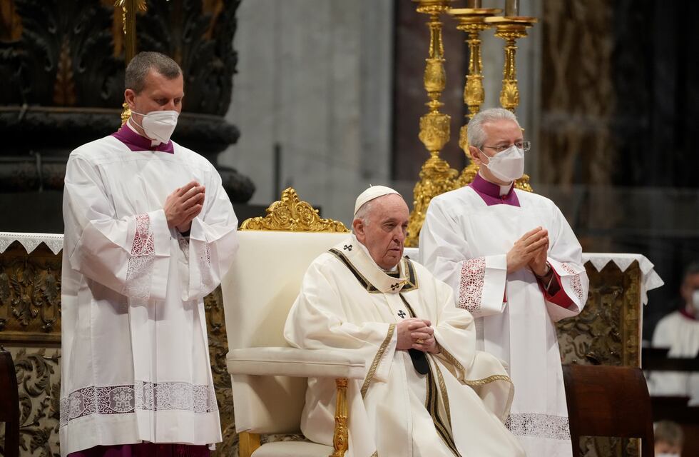 Denuncian que el papa Francisco le pagó un millón de euros para un rescate a la organización terrorista Al Qaeda