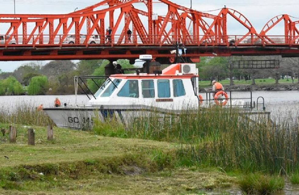 Intensa búsqueda de un hombre que se arrojó al río Gualeguaychú