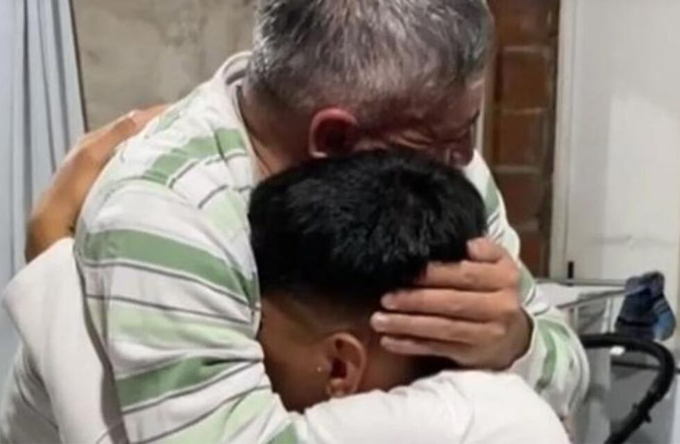 La conmovedora propuesta que un joven le hizo a su papá del corazón y emocionó a todos