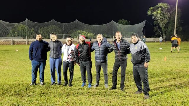 Realizaron clínica de fútbol en Colonia Victoria.