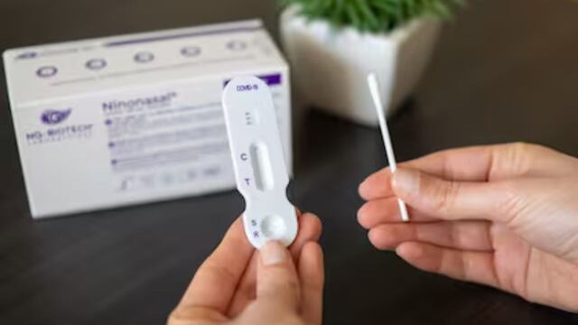 Las farmacias de La Plata advirtieron faltantes del autotest de COVID-19.