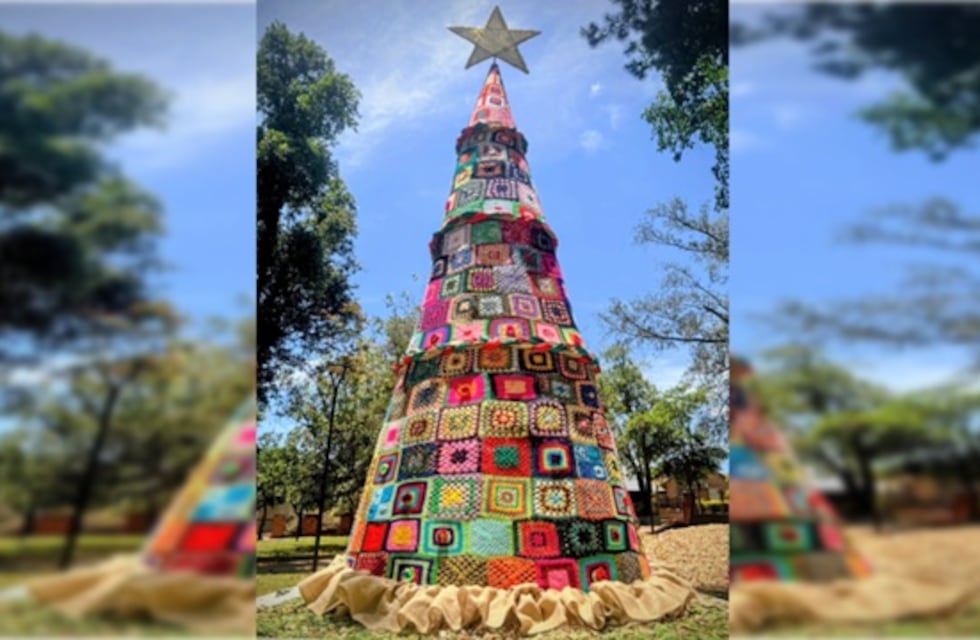 Montecarlo exhibe el único árbol navideño tejido a crochet de la provincia