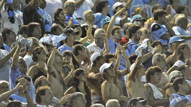Hinchada mixta.
