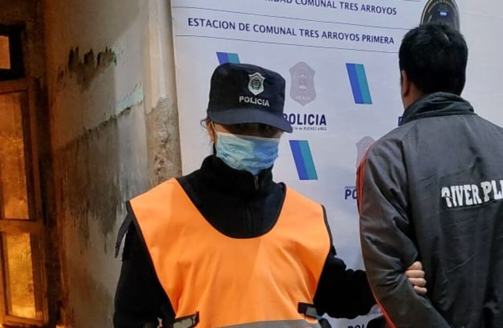 Un detenido al ser descubierto robando en una casa por su propietario
