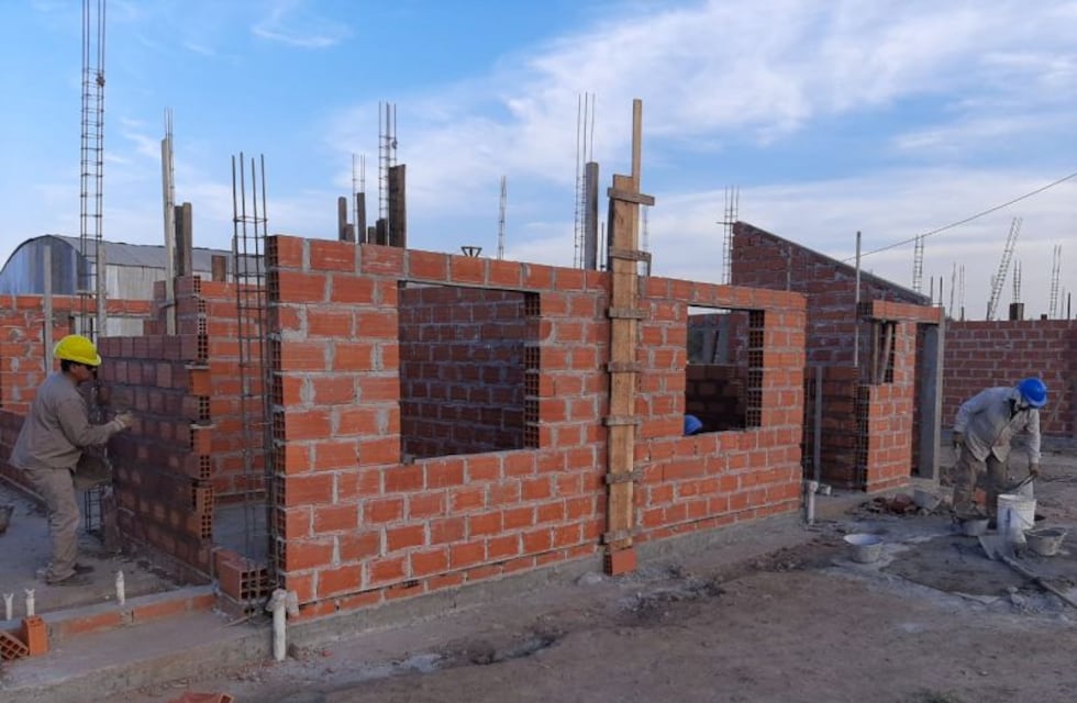 Anunciaron la construcción de 32 viviendas del Barrio Luz y Fuerza