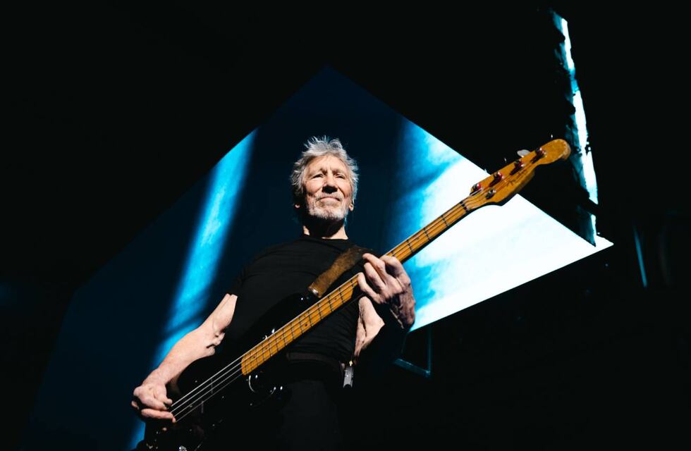 Acusaciones de “antisemita”, denuncias y sin hotel: qué pasa con Roger Waters antes de sus recitales en Argentina