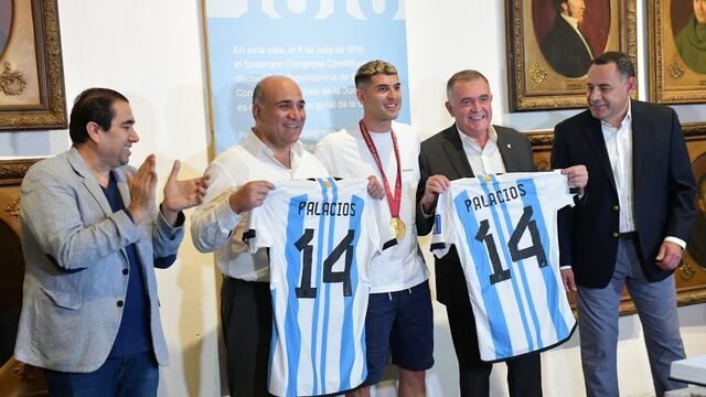 El "Tucu" Palacios fue homenajeado en Tucumán.