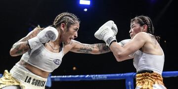 Volvió el boxeo al Luna Park: Débora Dionicius venció en fallo unánime a La Tigresa Acuña