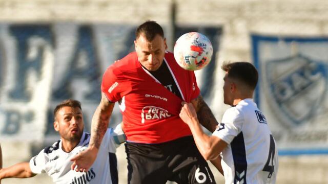 Si Wilfredo Olivera no llega para el duelo con Atlanta, lo reemplazará Nahuel Tecilla (Federico López Claro).