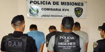 Tres detenidos tras el allanamiento a un desarmadero de motos robadas en Posadas.
