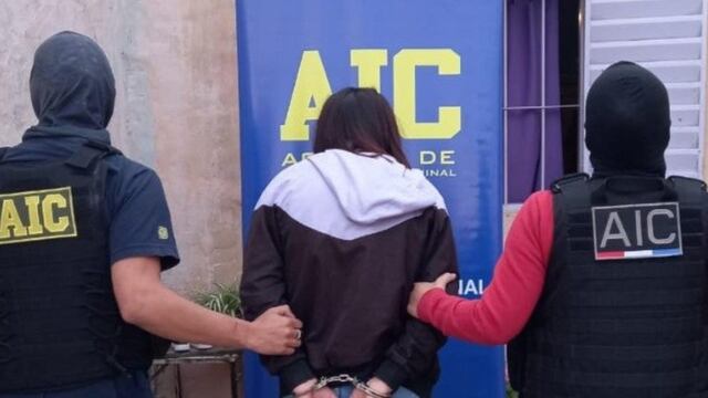 Oriana A. será acusada de arrojar carteles con mensajes intimidantes contra los fiscales Socca y Edery
