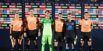 Andrés Merlos con los capitanes de Belgrano y San Martín de San Juan en Alberdi.