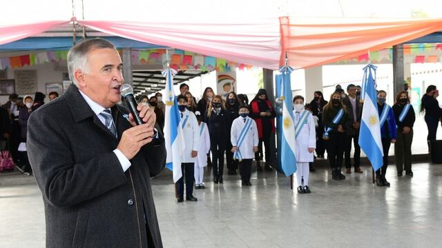 Osvaldo Jaldo asistió a la Escuela Fray Manuel Pérez ubicada en la localidad de Alderetes con el objetivo de inaugurar obras de ampliación y remodelación de la institución.