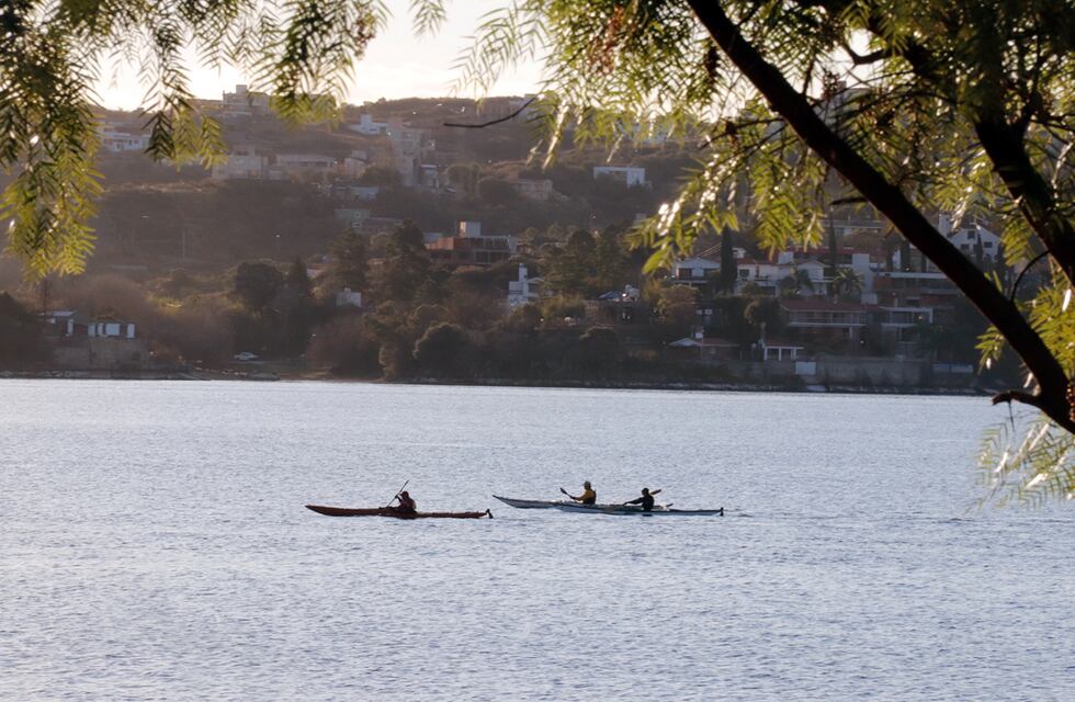 Noche de rescates en el lago San Roque