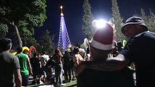 Córdoba encendió su tradicional arbolito de navidad en el Faro del Bicentenario (Javier Ferreyra / La Voz).