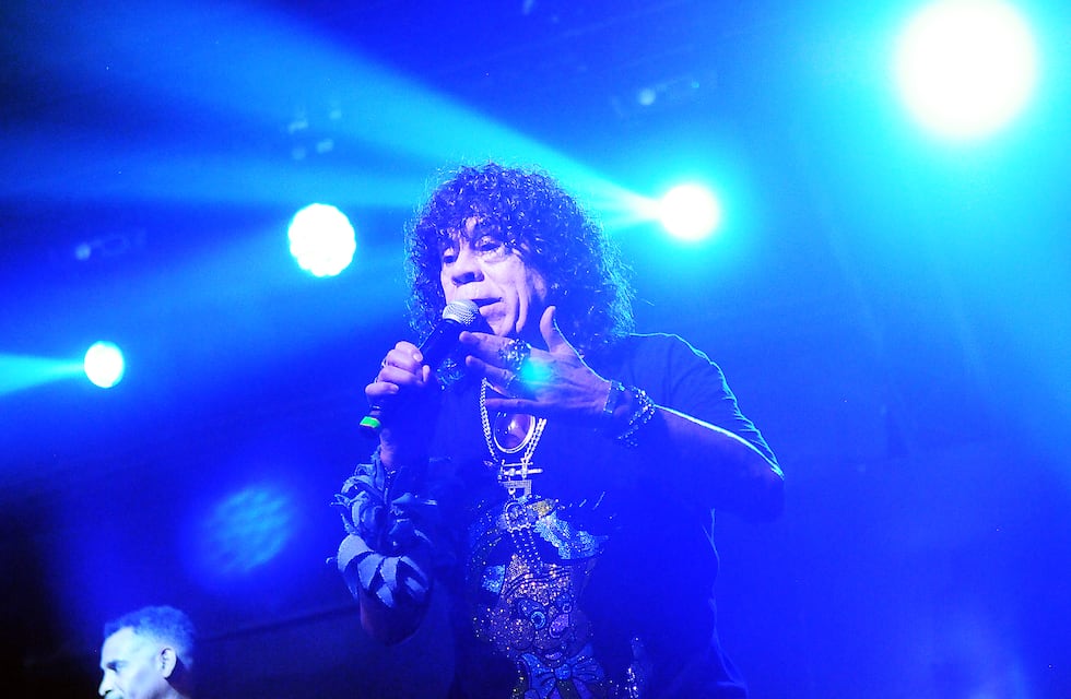 La Mona Jiménez le respondió a quienes le dicen “viejo arruinador” en un streaming histórico