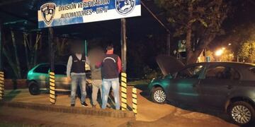 A raíz del hecho se incautaron dos automóviles con documentaciones adulteradas.