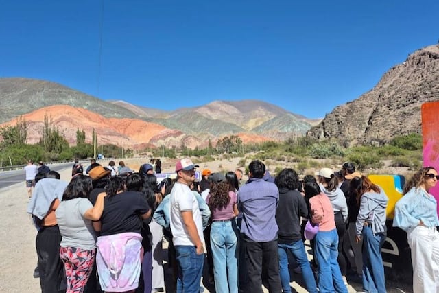 Cada "finde" largo, Jujuy se consolida como uno de los destinos elegidos por turistas ávidos de recorrer la diversidad de circuitos que ofrece la provincia. Purmamarca tuvo 93,28% de ocupación hotelera.