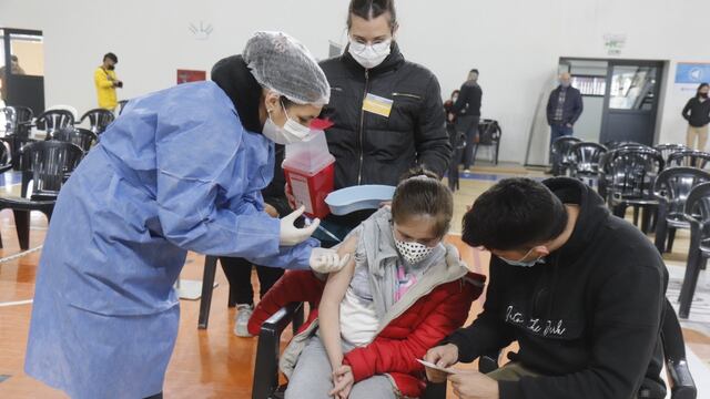 Villa Carlos Paz. Comenzaron a Vacunar a jóvenes de 12 a 17 años