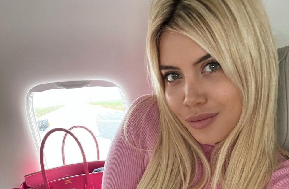 Wanda Nara posó con un impactante abrigo desde París: “Modo otoño”