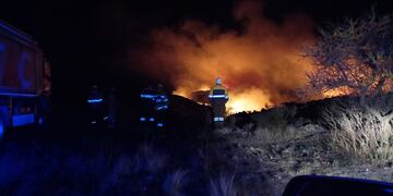 Incendio en Cuchi Corral, La Cumbre. Más de 100 efectivos están en la zona (Gentileza Claudia Cepeda, La Nómina)