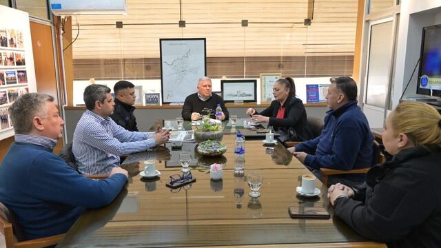Reunión en Arroyito con autoridades de la Policía Federal Argentina