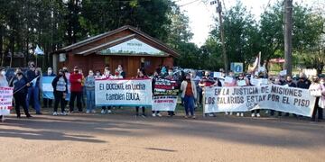 Puerto Iguazú: taxistas y remiseros intentan frenar el corte de ruta anunciado por el sector docente. Archivo.