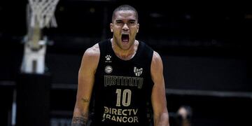 El Negro Espinoza y una actuación épica para ganar la clasificación con la Gloria.