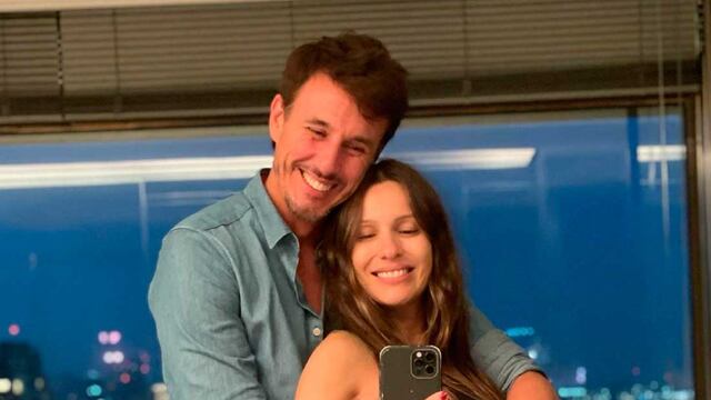 "Robert", como le dice Pampita, feliz junto a su esposa. (Instagram Roberto García Moritán)