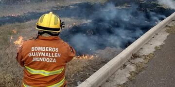 Luego de una baja considerable en la recaudación por medio de bonos solidarios, los Bomberos Voluntarios de Guaymallén abrieron una cuenta en Mercado Pago. Foto: Facebook Asociación Bomberos Voluntarios de Guaymallén.