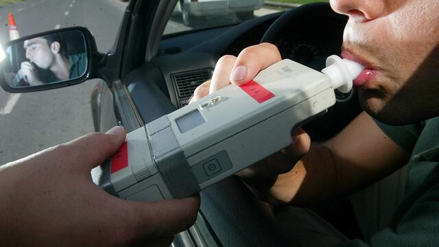 Las multas por conducir ebrio  van desde arresto hasta 30 días, retención del vehículo, hasta el pago de 66 mil a 198 mil pesos.