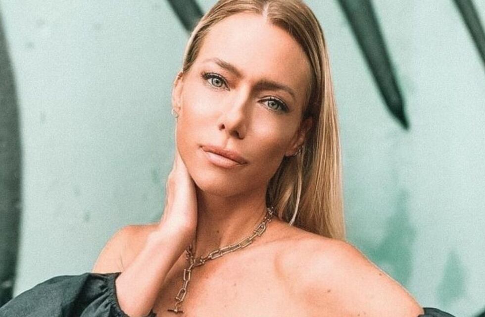 Nicole Neumann lució una pollera abierta en los costados y un top underboob: “Sigue subiendo la temperatura”