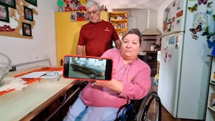 Ayuda. La mujer pide colaboración para recuperar su auto. (Gentileza: Eldoce.tv)