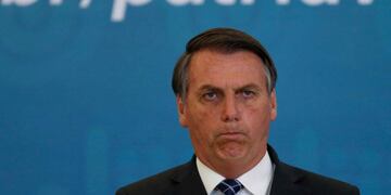Jair Bolsonaro y sus colaboradores olvidaron la fecha de vencimiento de la licencia de su página de internet, por lo que fue adquirida por alguien más, opositor a su gestión. Foto: Archivo/AP.