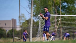 Carlos Tevez, al frente de un Talleres que afrontará los clásicos con tres días de diferencia.