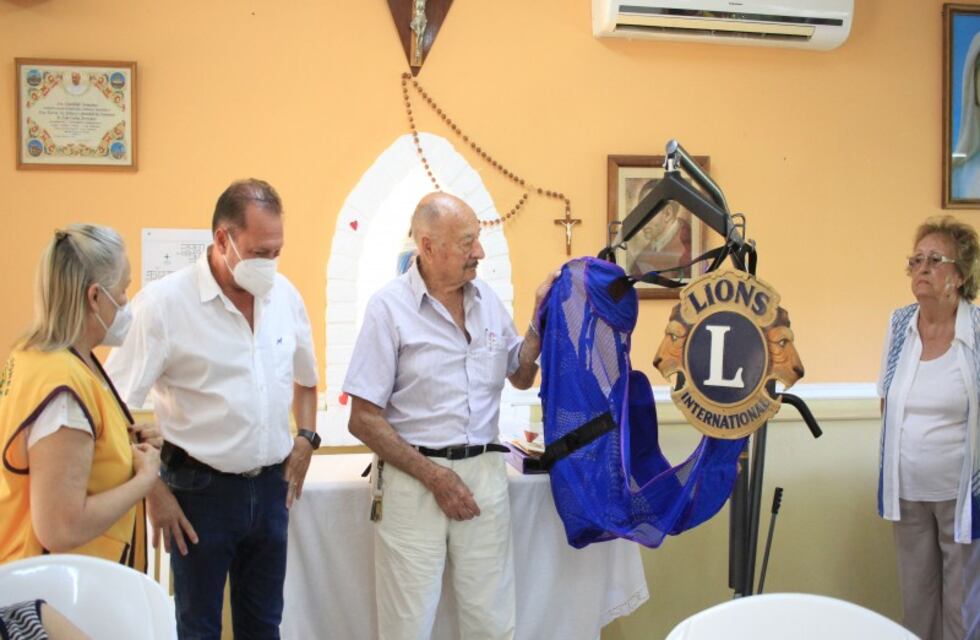 Entrega de equipamiento al hogar Diehl de Sienra