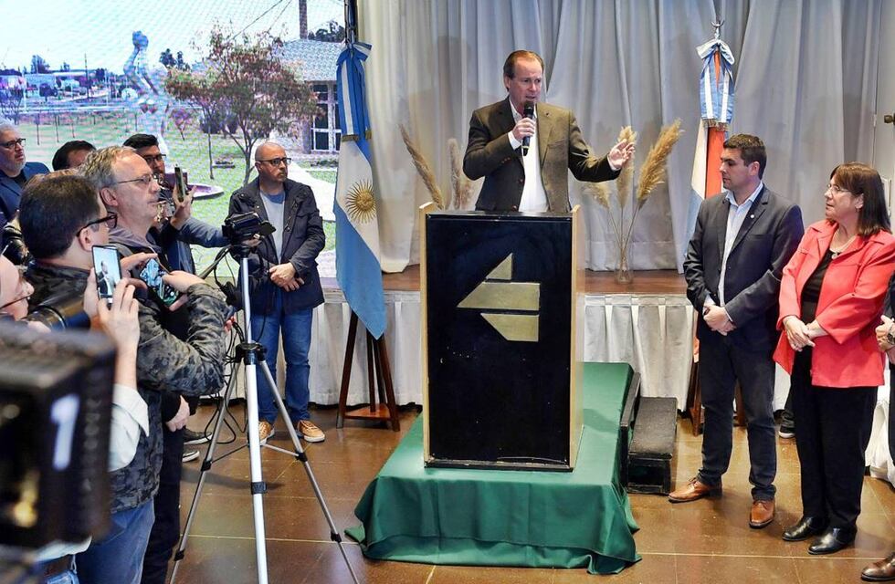 Bordet anunció la creación del Ente Mixto de Turismo y lanzó la temporada termal en Buenos Aires