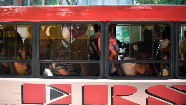 Martín Llaryora plantel un reparto equitativo para hacer más sustentable y eficiente el transporte en la ciudad (La Voz).