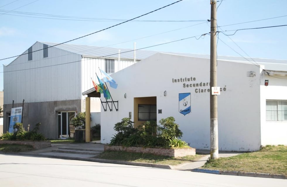 Se dictó charla sobre el uso de agroquímicos en la Escuela Secundaria Nº 10 de Claromecó