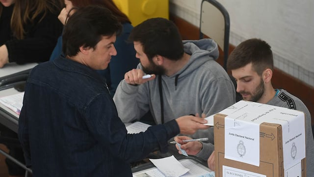 Comiensan las elecciones PASO en Mendoza.