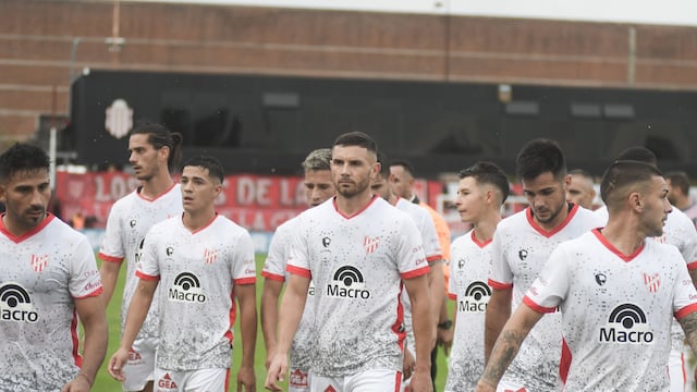 Instituto perdió feo ante Barracas Central, pero a Platense le fue peor en Rosario y sigue abajo de la Gloria (Foto Federico López Claro)